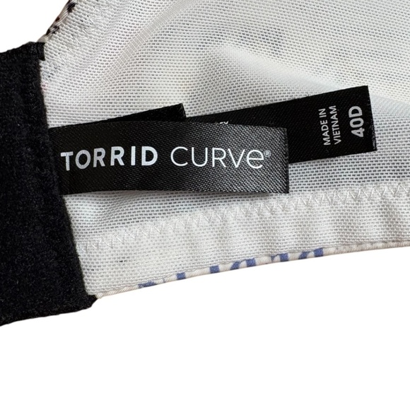 TORRID Curve Wire Free Bra Adjustable Straps 3 Hook Closure Sz 40D - Picture 7 of 11